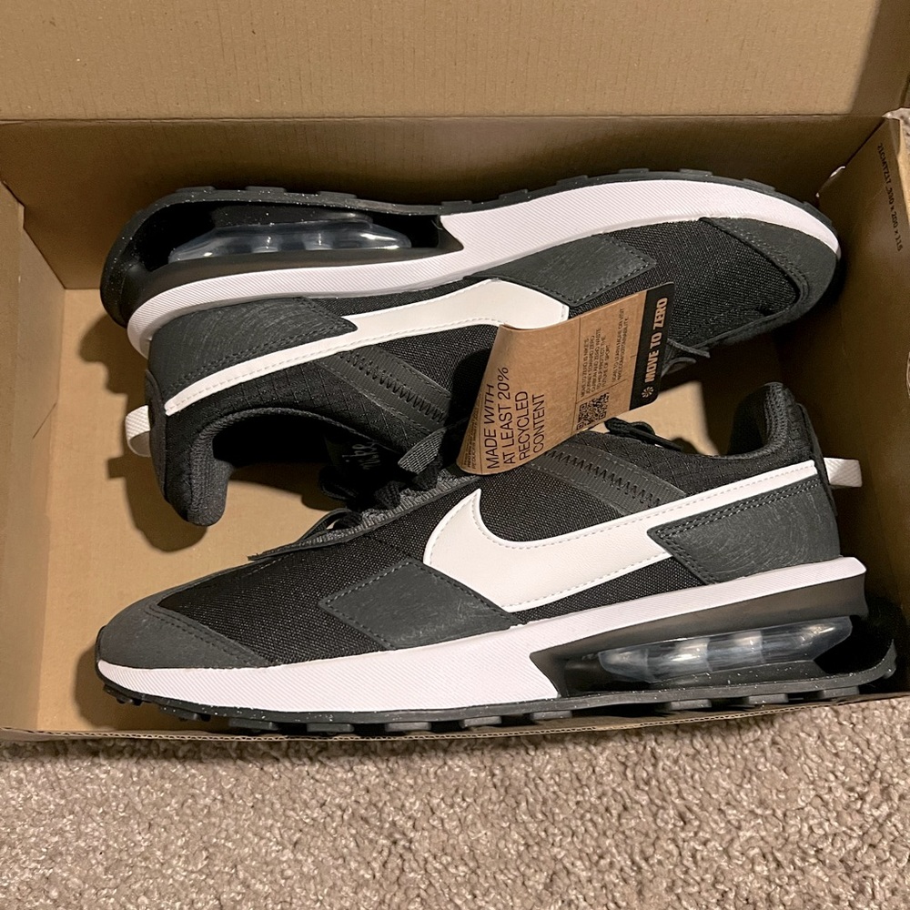 nike air max pre-day new in box